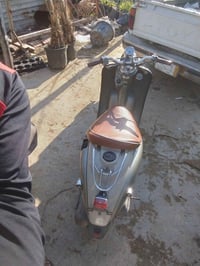 اخوتي دراجه للبيع سعر300بيها مجال للشراي 07764779995