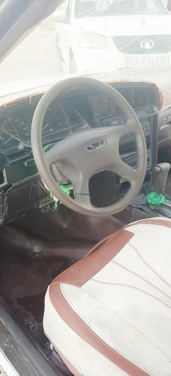 السلام عليكم سياره للبيع موديل 91 سياره مكفوله كص ونقل جثه سياره حلوه خير من الله مكينه ونجي رقم ميسان دولي بأسمي سنويه لغايه 27 السعر 36 وبيها مجال قليل ناصريه قضاء الصلاح‎0785 990 9188
