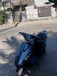 شباب ماكس عدله اخوان الدراجة مكفوله من كلشي قبل شهر نازله رمبه وموجوده...