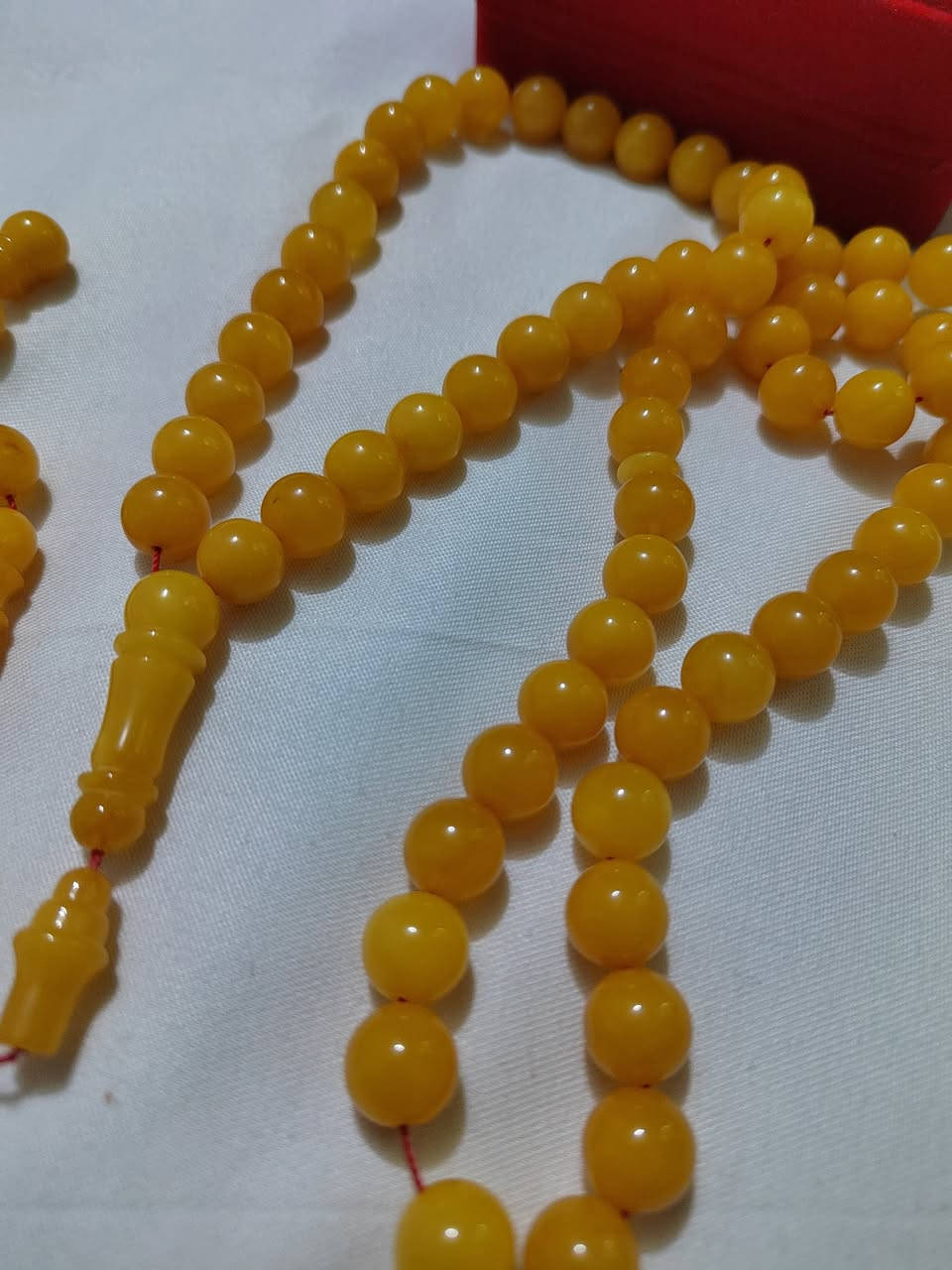 سبحه من الكهرب البولوني الحر الطبيعي المضمون من الكبس والضغط  بعدد حبات 66 حبة من الجمال والدلال وقياس الحبة 10 ملم ووزن 45 غم .... اكتب تم في التعليقات او رسالة على الواتساب بالرقم *********** توجد خدمة توصيل
