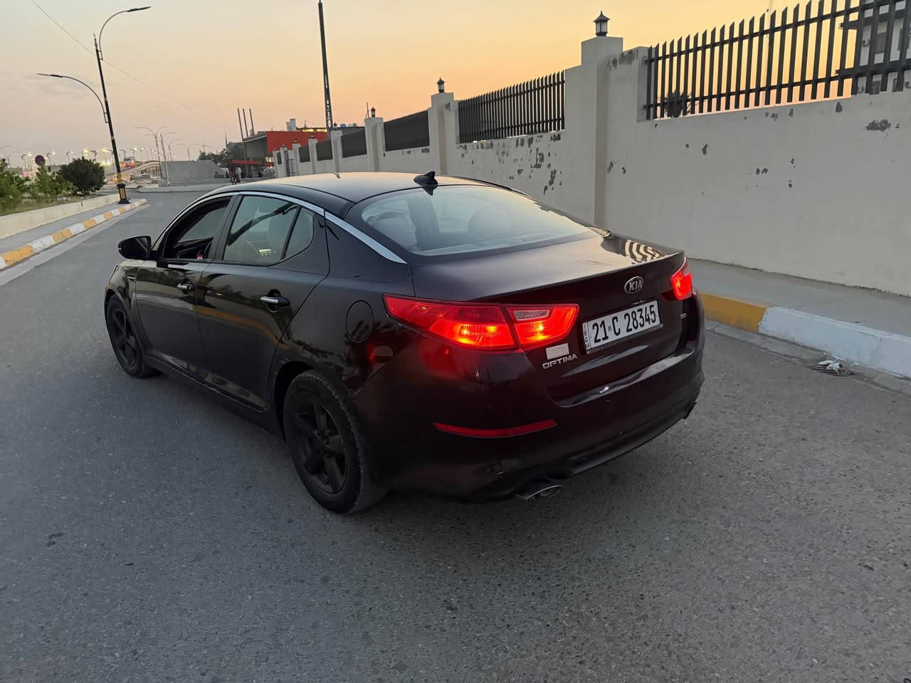كيا اوبتمه. رقم سليمانيه جديد. تحويل مباشر. 
بيها قطعتين صبغ فقط بدون اي دواخل.بدون  اي ضربه. 
كير محرك صدر جديد تبريد ثلج  
مكانها ديالى بعقوبه.  للتواصل *********** 
السعر ٩٨  بيها مجال بصيط. بعقوبة, ديالى
