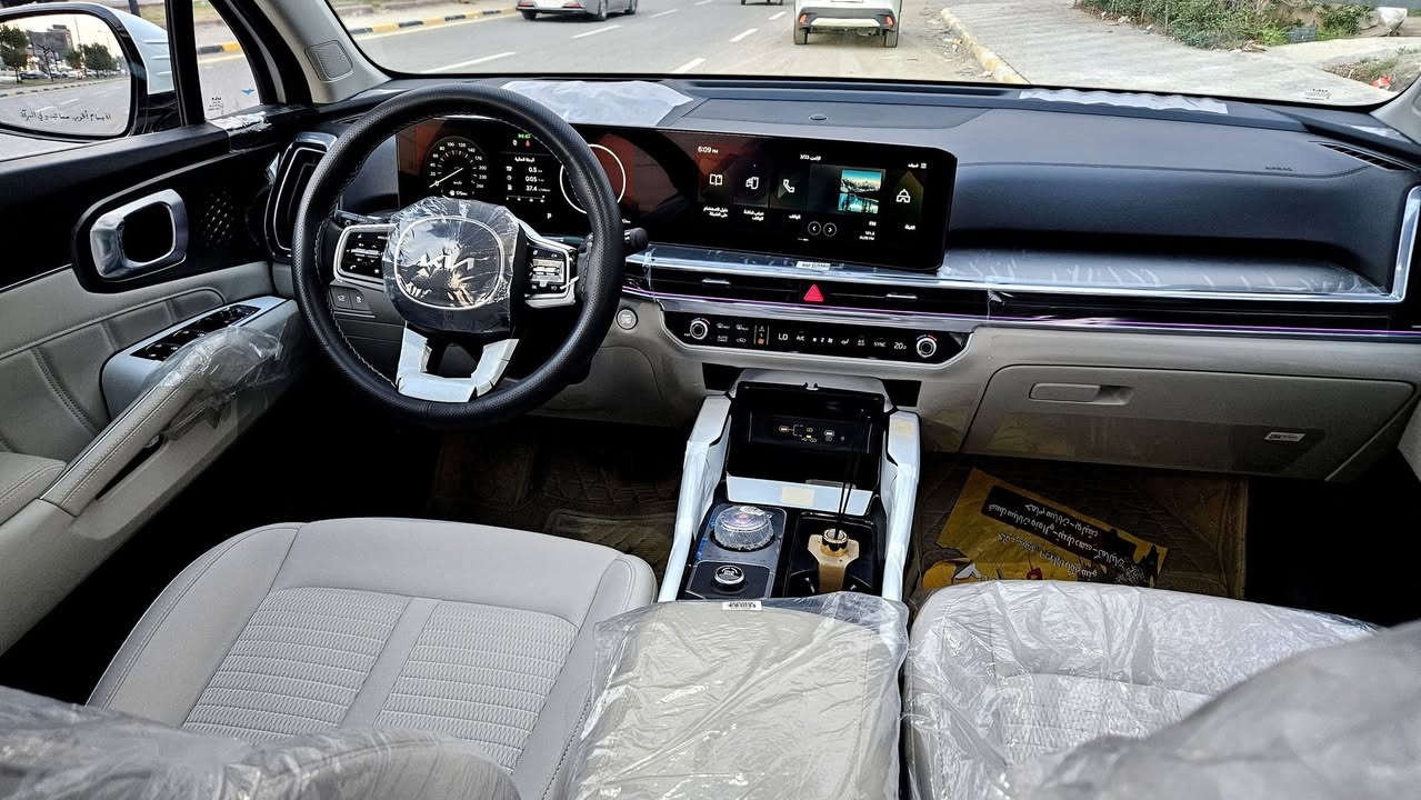 سورينتو  2025 وكالة الدولية زيييرو VIP
السياره كفالة عامه من كلشي ضمان شركة الدولية ماشية 4 الف 
محرك V6 سعة 3500 
مواصفات :
سقف بانوراما
دخول ذكي + جنطه كهرباء 
كراسي كهرباء + كراسي خلفية منفصل VIP
سايد بريك كهرباء + رادار مانع تصادم 
كاميرات عدد 4 رؤيه محيطيه 360
اناره دشبول متغيره حسب اللون 
شاشه كبيره متصله كار بلي
ويل حجم 20 بيانو بلاك
وبعد بيها هواي مواصفات معروفه

مكان السياره بغداد 
هزه وسنويه جديدة تحويل مباشر

للاستفسار ☎️
***********
