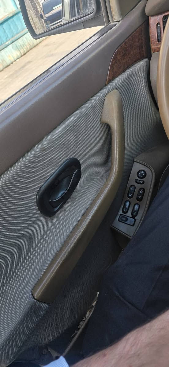 سمند ١١ جديده
مكينه كير حداديه تبريد كله بشرط
دواخل جديده
سياره كلش نضيفه ماناقصهه اي شي
السنويه نافذه
المكان العماره عواشه 
***********
***********
السعر ٤٦ وبيه مجال
