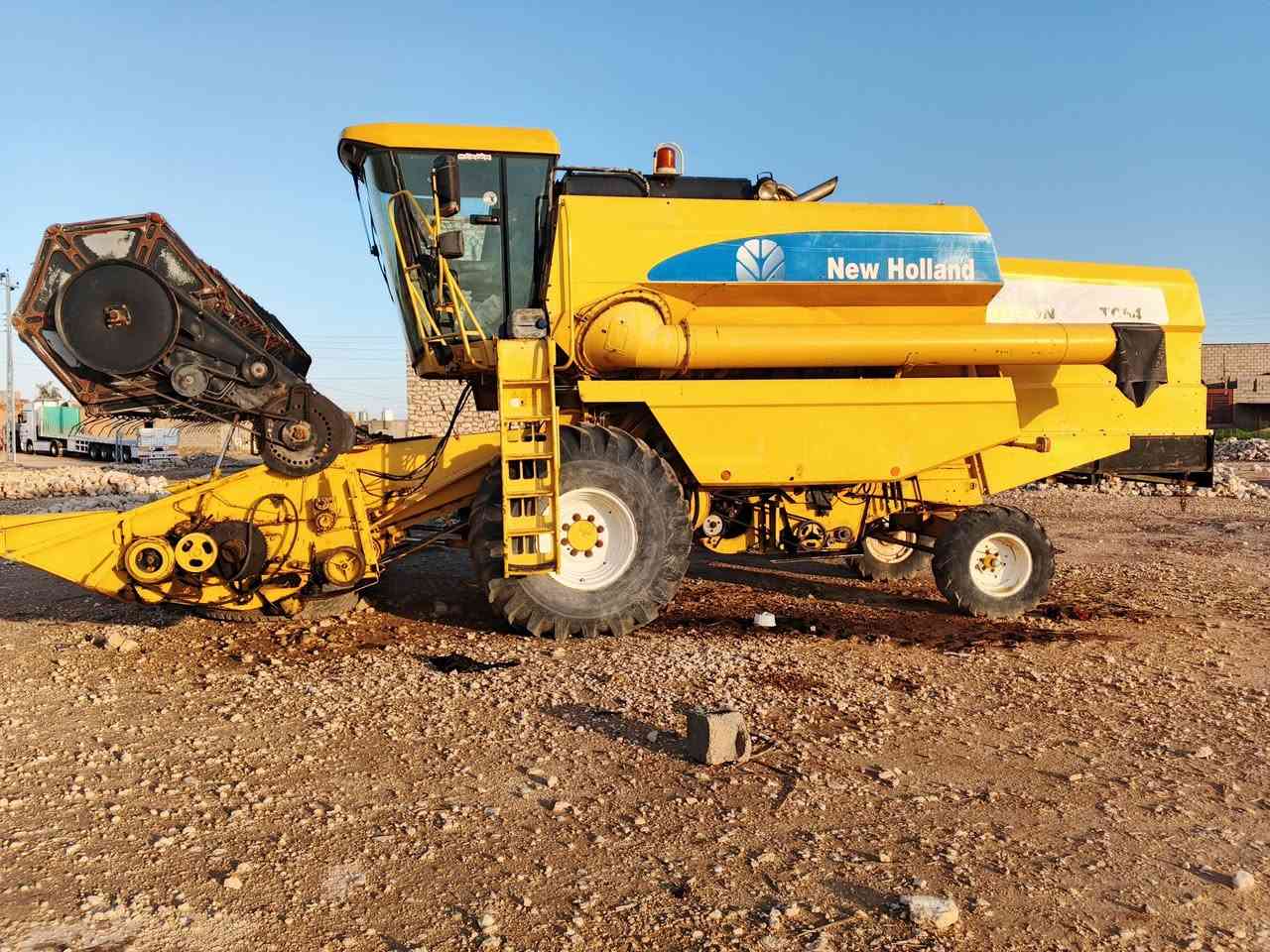 حاصوده نيهولند موديل 2006 للبيع السعر خاص علا هاذا رقم ‏‪***********‬‏
