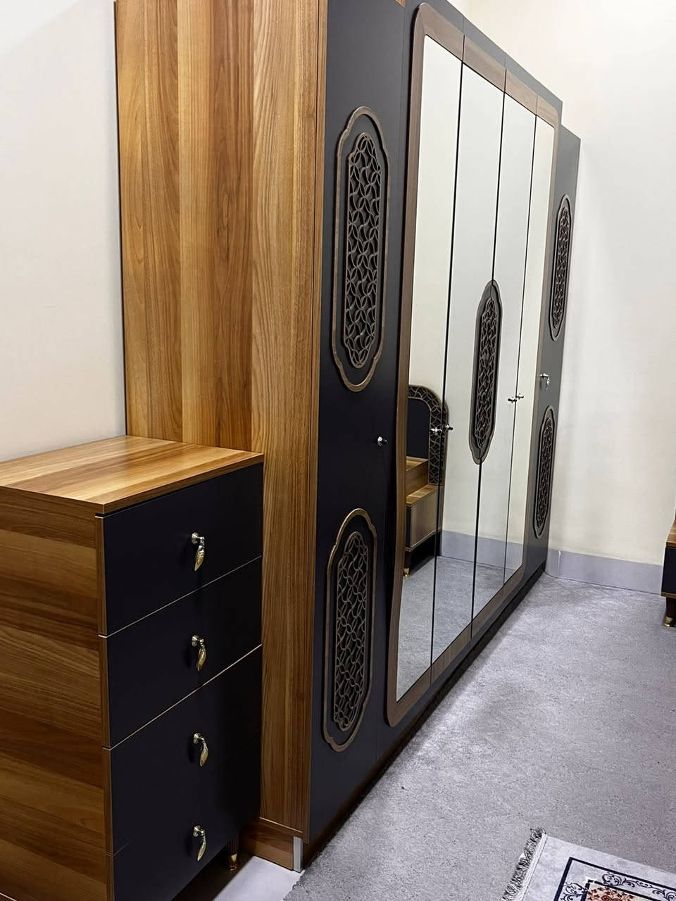 غرفه نوم تركي للبيع نضافه 95%عنوان كركوك 
للاستفسار ***********
