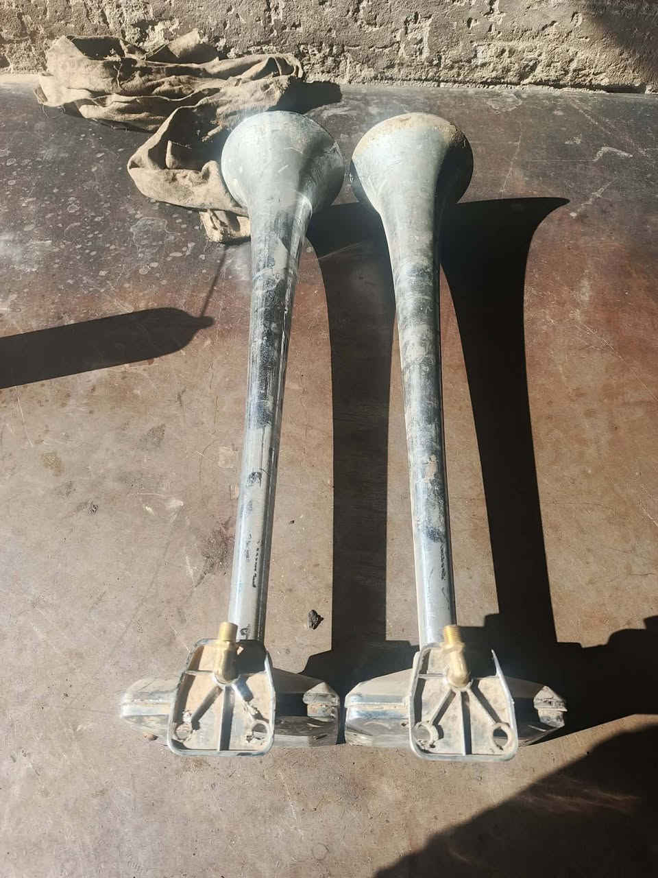 السلام عليكم هورنات لبيع الشكل القديم مال فالفو الدكه حلوه مالتهن والله العنوان بابل ***********9
