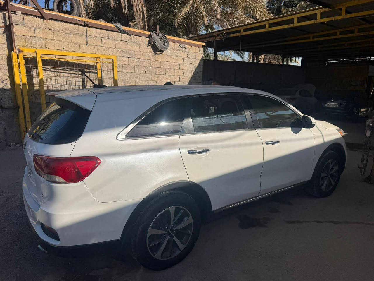 السلام عليكم سورنتو 20 امريكي   رقم بغداد انگليزي 6 سلندر 
المواصفات
3 قطع تبريد
بصمة تشغيل 
بصمة ابواب
كشنات كهربائية 
بردات ابواب بلاديه 
زرگات لا يت 
ومواصفات اخرى
تريد وكاله تريد مداور
السعر 170 عنوان بغداد حي الجهاد 
رقم الهاتف ‏‪***********‬‏
مكلف بنشر
