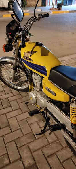 دراجه نامه امتياز مديل 22 رقم وسنوية تحول ثاني يوم دراجه شغاله من الطول للطول مبدل بيها ولفات وكلجات دراجه تعمير؟؟؟
السعر 1800 وبيها مجال بسيط شراي تصل *********** المكان القبلة....
