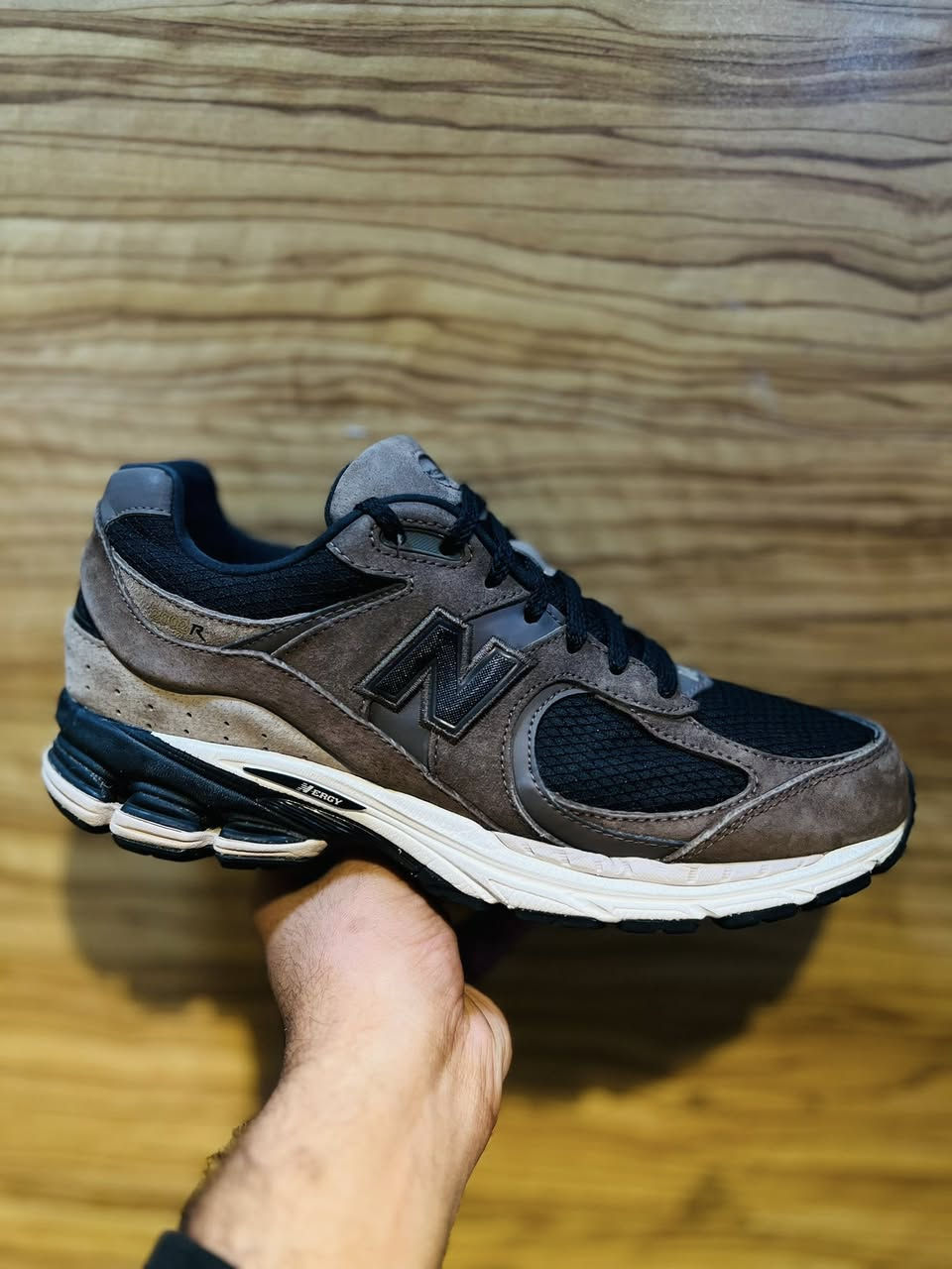 نيو بلنس باله اصلي 
جلد طبيعي
جل طبي فول راحه
اصدار حديث 
اللوان مختلفه
قياس44
طول القدم 28
النظافه تامه 
توصيل جميع المحافظات 
للحجز واتساب 
***********
