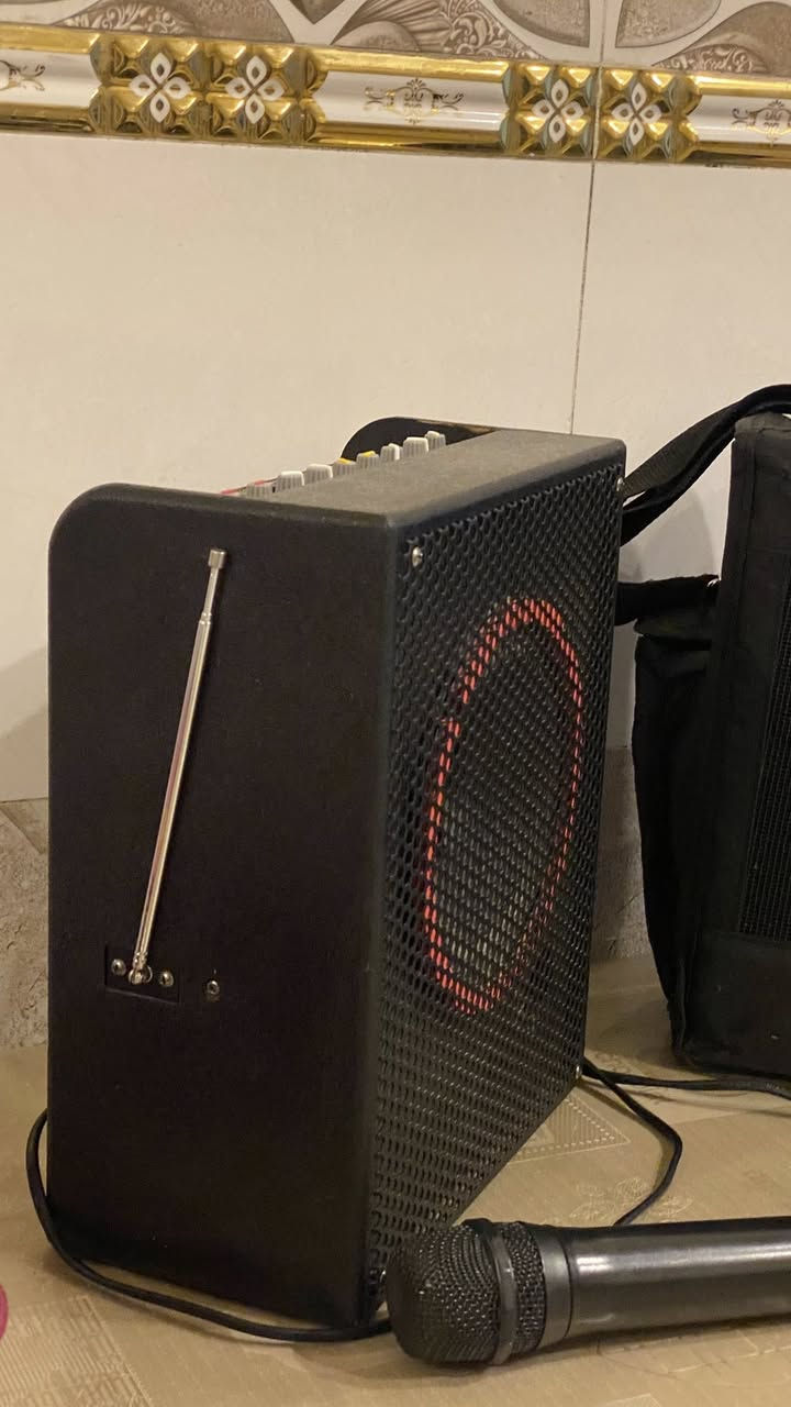 جهاز سبيكر KS-71 محمول

* شغال 100%
* بلوتوث + USB
* مدخلين مايك
* بطارية داخلية
* بدون أعطال

يحتاج بطاريه فقط 
السعر 100


**إذا كنت صاحب هذا الإعلان وتريد حذفه لأي سبب، رجاءا أرسل رسالة إلى الدعم الفني**