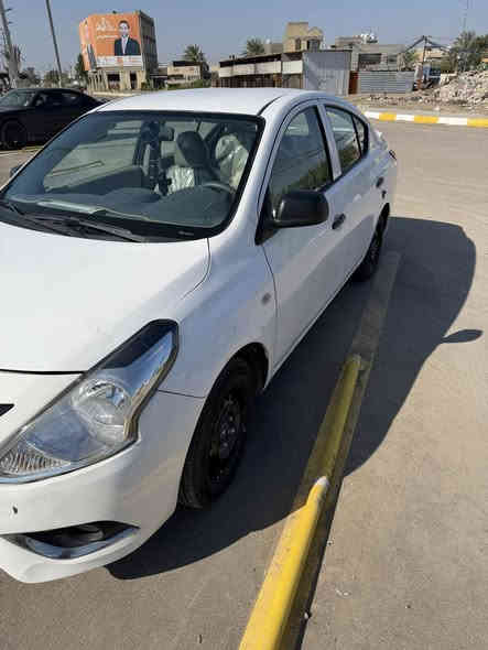 نيسان سني موديل ٢٣ بيه ربع الباب صبغ اثر شخط سياره كامله مابيها اي نقص ماشيه ٨٣ السعر ١١٥ مكاني بغداد العامريه ***********
