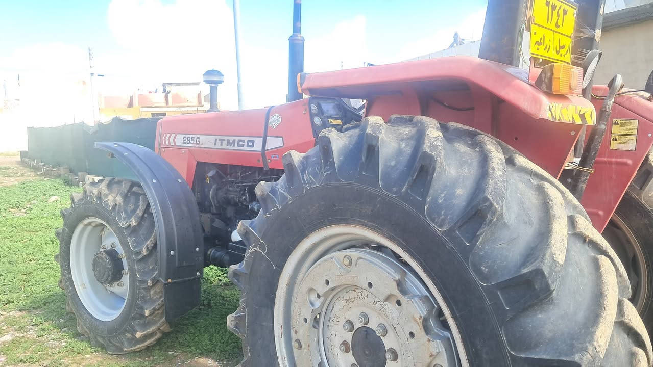 سڵاوئەم تراکتۆرەم هەیەبۆفرۆشتن مۆدیل 2012خۆم کردوە مەتەوەدەبڵ اکسل هە مووگیای بەشەرت ***********
