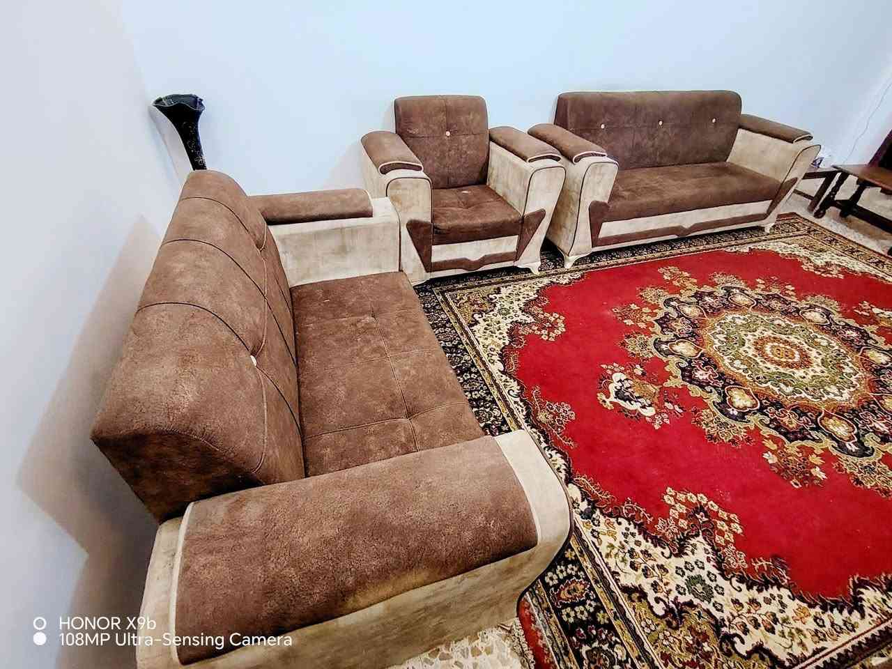 بلااااااااااااااش 
طخم قنفات يحمل 10 نفرات ثقيل نظافة 90 ب 250 ألف *********** العمارة دور النفط
