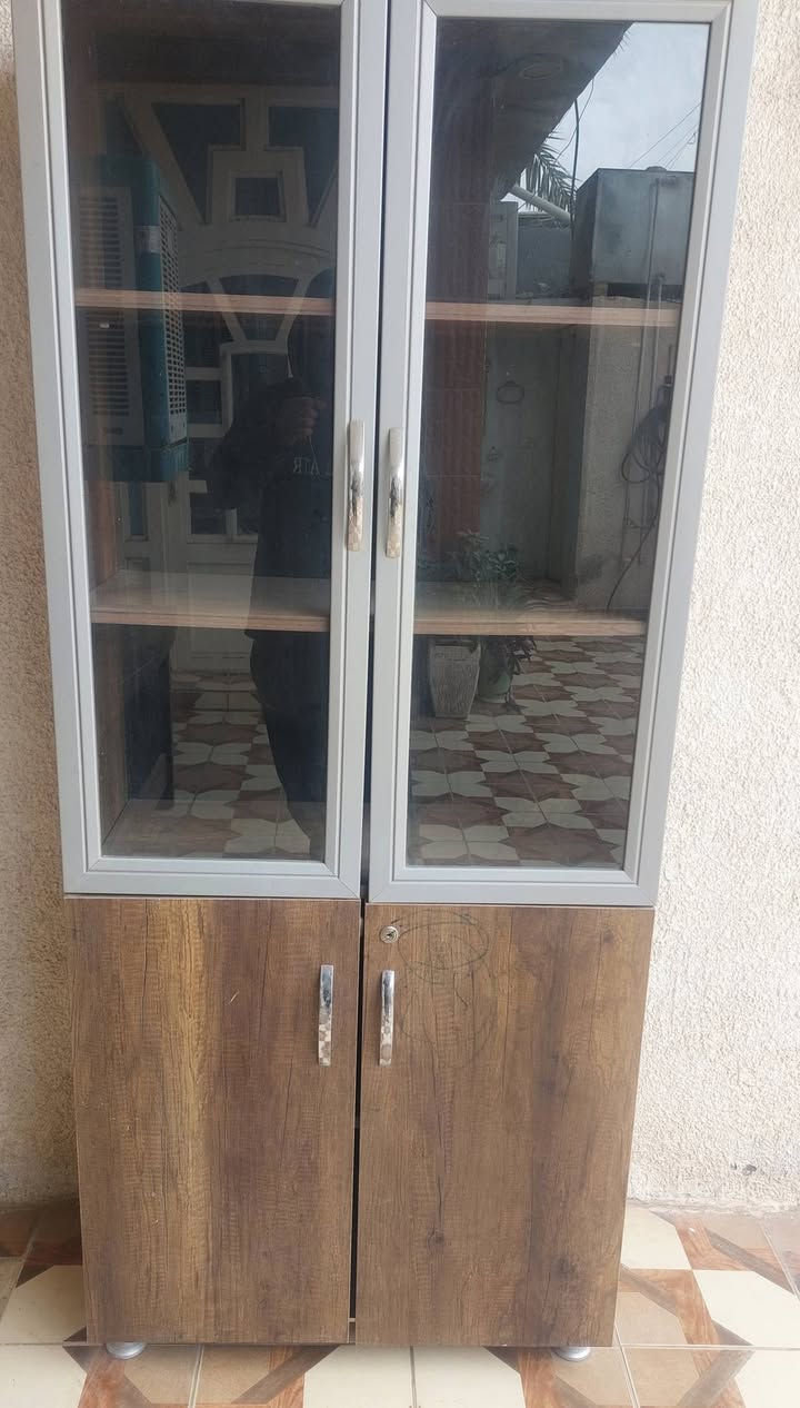 سيت مكتبي للبيع
استخدام قليل اخو الجديد

***********
