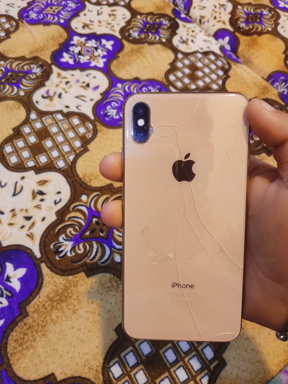 عدي ايفون اكس ماكس
ذ256
باتري 100
جهاز مبدل شاشه 
فيس ايدي واكف
جهاز امانت الله يخبل استخدام اتصال وتصوير وصوت بس شنو وكع مني ورحت بدلته شاشه وهم اخذله فتره وكفت شاشه بعد لعبت نفسي منه فا ابيعه هيج طافي واكيلود مبي وحتى إذا بي تخابرني اجيك افتحه الك واروح جهاز مراوس ب اكس او اكس ماكس أو 11قافل ايكلود اهم شئ فيس ايدي شغال ***********
