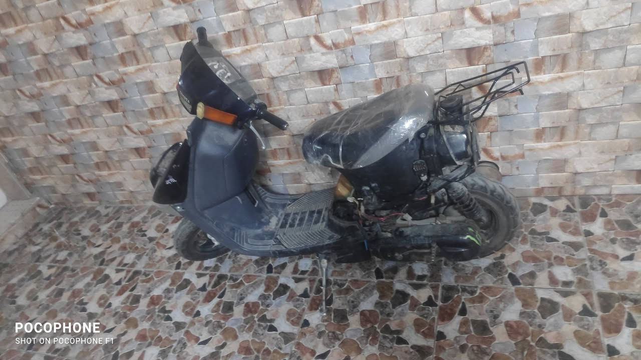 السلام وعليكم دراجة ياماها 60 للبيع محرك مامفتوح نضيف فاكيوم جديد ضفيره رمبه شديتها دراجة مال شغل تخدمك هندر واحد تشتغل تأير امامي جديد السعر 115 وبيها مجال


**إذا كنت صاحب هذا الإعلان وتريد حذفه لأي سبب، رجاءا أرسل رسالة إلى الدعم الفني**