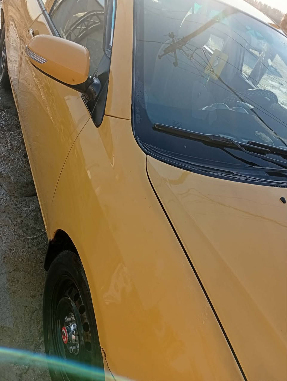 السلام عليكم سياره بي واي دي للبيع موديل 2013 مكينه وكير كوريلا حداديه فول مابيها اي نقص هيئه مصفره السياره نظيفه وشغاله وبأسمي المكان بابل للتواصل الاتصال على الرقم ***********
