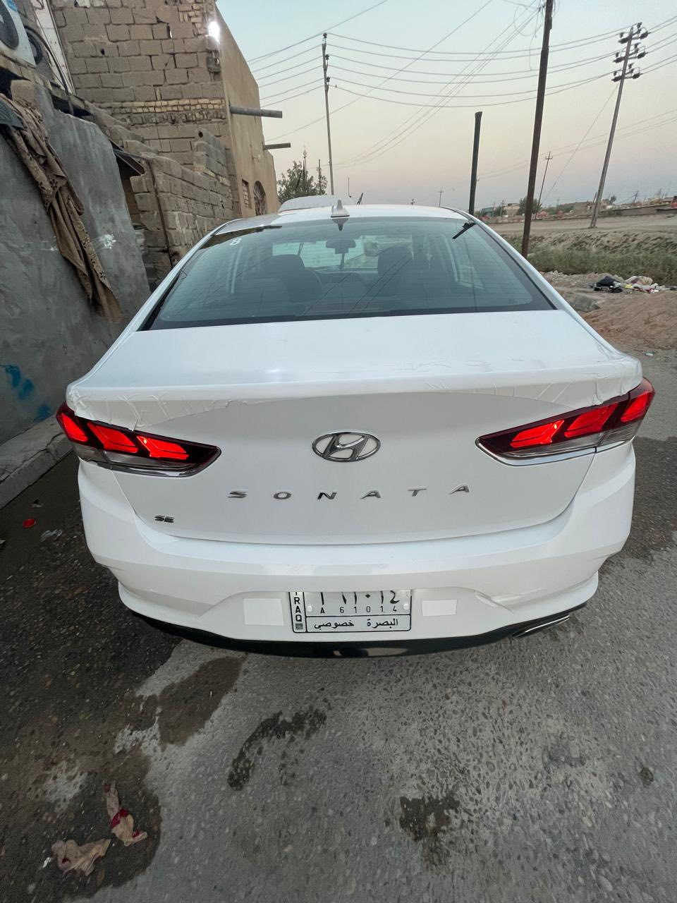 السلام عليكم
سوناته 2019 وارد امريكي حادث جاملغ وقليل من البنيد صور الحادث مرفقه محرك GDI
مواصفات السيار SE
شاشه كبيره
تحكمات ستيرن
كامرة دوارة
نقطه عمياء
السياره رقم بصره 
سعر السياره 145 وبي مجال. ويمكن مراوس 
للاستفسار اكثر. ***********
