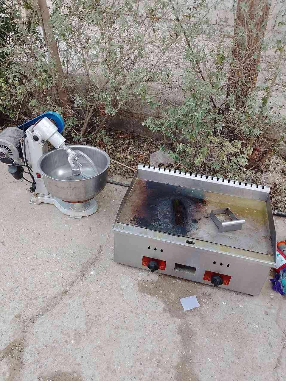 للبيع كلشي بسعره ***********
