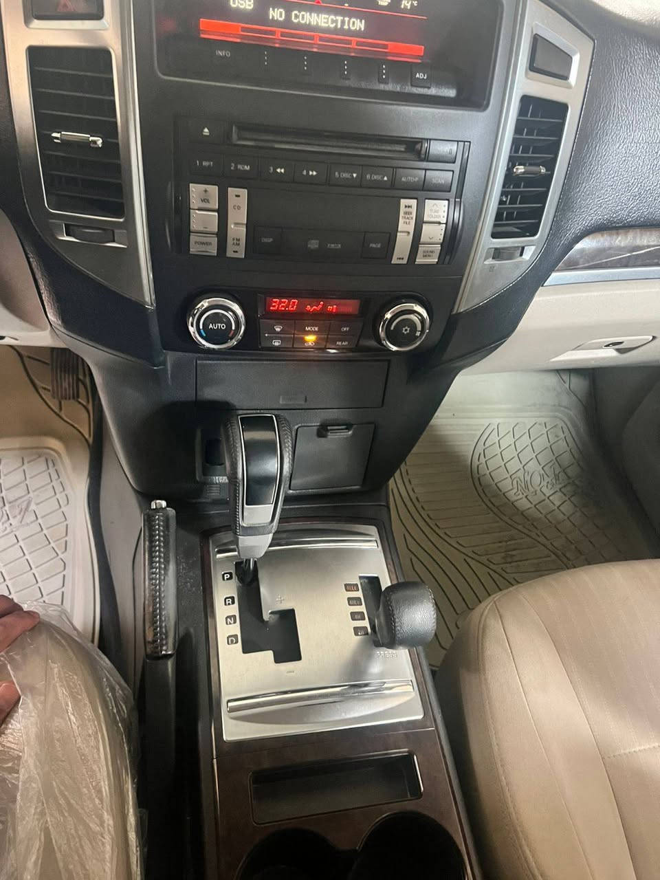 السلام عليكم باجيرو 2016 خليجيه بيع او مراوس ابشمالي مكفووله كفاله عامه حته دعاميات السونار مرفق بلمنشور نص مواصفات مكينه 3500المرغوب مامفتوحه ابشرط رقم سنويه هزه كله جديد لل2031 صدر امامي خلفي جديد شرط تحويل وكاله اني حاظر مكان السياره كلار وسليمانيه 
السعر180 وبيها مجال
الاستفسار
***********
