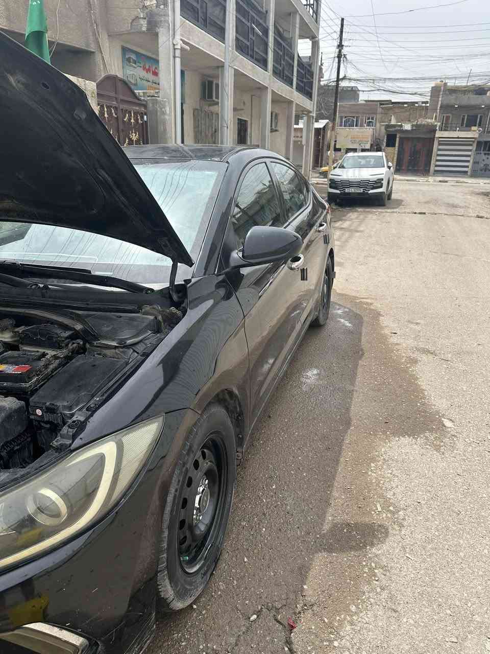 النترا 2018 وارد امريكي ضربتهه فقط شفه بنيد بدون صبغ و مرشوش وياهه الجاملغ و نص الباب كلير 
مواصفات نص فول 
•كامره دواره
•تحكم ستيرن كامل
•ثلاث وضعيات قياده
•صدر جديد
•باتري جديد
•تبريد ثلج
•ارضيه جلد
•كير محرك مكفول
•محرك الفين دوش
•السعر 110 وبيهه مجال للطيبين
السياره جاهزه مابيهه اي نقص 
رقم اربيل دولي تحويل مباشر
مكاني بغداد الشعب 
للاستفسار على الواتساب
☎️***********
الخاص مغلق لطفاً فقط واتساب
