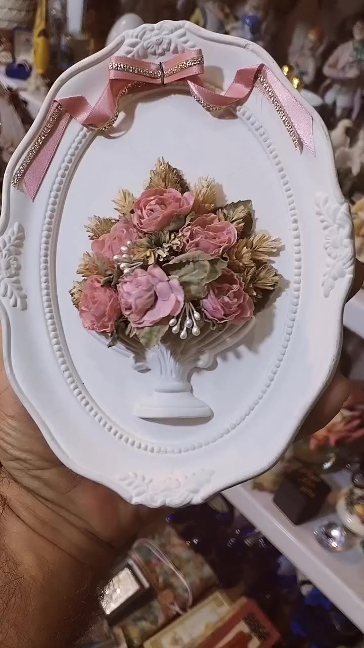 مجموعة مميزه ومتنوعة من اللوحات والتعليقات المجسمه من مناشئ عالميه اغلب القطع عمل يدوي قديم التفاصيل بالفيديو والصور 🌹 🌹


**إذا كنت صاحب هذا الإعلان وتريد حذفه لأي سبب، رجاءا أرسل رسالة إلى الدعم الفني**