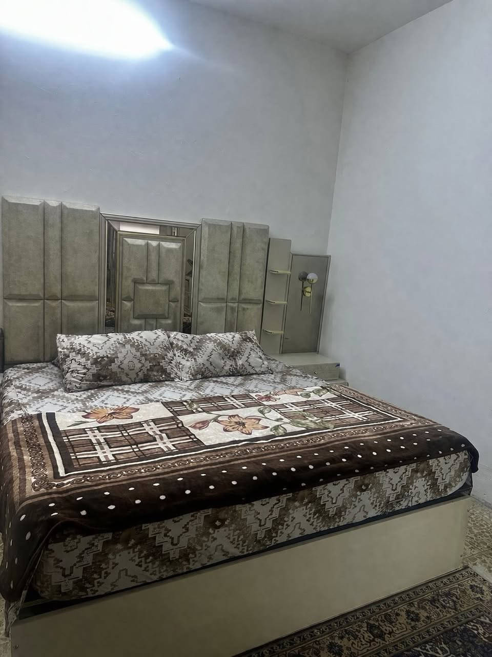 السلام عليكم غرفة نوم موديل كاترا جديد 10قطع غرفة نضيفة صاغ سليم الواقع احلئ من الصور بهواي المصدر فكتوريا مع اوراق الشراء والضمان المو شراي لايدخل رجاءً التواصل واتساب ***********
