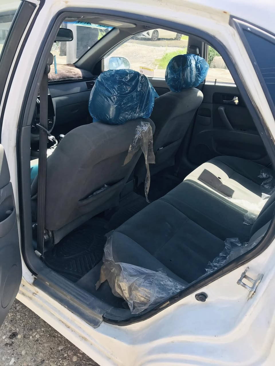 السلام عليكم 

اوبترا موديل 2013 رقم اربيل

سياره بلاديه محرك مامفتوح بعده

ماشيه 119 

تدفئه تبريد ثلج 

شاشه كبيره كامره دواره 

بريك ABS

صدر جيد جدأ

تخم تاير اخو الجديد 

كابون بانزين 

نفاذ السنويه 2030

السياره بيها جاملغ امامي جهت السايق مصبوغ

وبيها تعديلات بارد اثر رصعات خفيفه والباقي كفاله عامه 

السعر 88 وبيها مجال 

***********+ واتساب

عنوان السياره الموصل جانب الايسر
