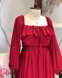 فستان أحمر ملكي • صدر سموكد • ياقة مربعة