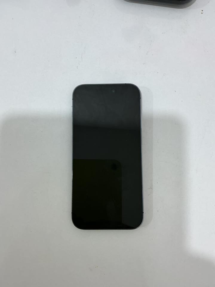 جهاز ايفون ١٤ برو فقط فول نظافه ذاكرة ٢٥٦ بطاريه ٧٦ بس اضمنلك صرف طبيعي جدا بي خط بالشاشة فقط السعر ٤٢٠ وبي مجال مكاني ديالى- الغالبيه ***********
