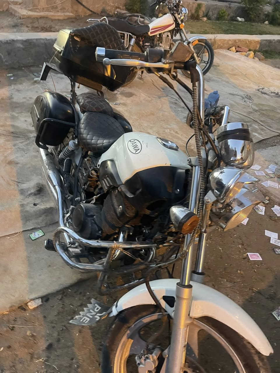 دراجه جاوا للبيع محرك ربع دبل كابريتر بدون اوراق ممسجله قيمها واخذها نظافه محرك فول قيمها بالي يرضى الله واخذها اتصل ***********
