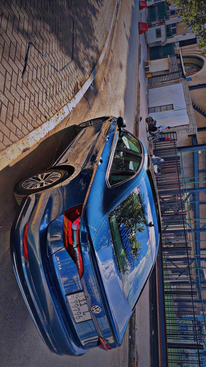 السلام عليكم 
جيتا ٢٠١٩ 
رقم بغداد الانكليزي الجديد باسمي
 هزه جديده 
فول موصفات 
بصمه  بانوراما  جلد  ردارات جانبيه 
توقف ذاتي  هند بريك بصمه
ويل كب  تحكمات ستيرن 
قياده ذاتيه  لدات وزنون امامي 
لدات خلفي  كامرا  شاشه 
انظمه قياده  تدفئه كشنات 
محرك ١٤٠٠ تيربو جدا اقتصادي 
ماشيه 105فقط 
كير مكينه صدر تبريد كله كفاله تخم تاير نكسن كوري اصلي 
السياره بيها صبغ فقط البنيد وبل العراق صبغ باب اثر طخه  بدراجه
السعر126ماكو هيج سعر جيتا 
بالعافيه على ياخذها 
مكاني بغداد الاعظميه
*********** بغداد, العراق
