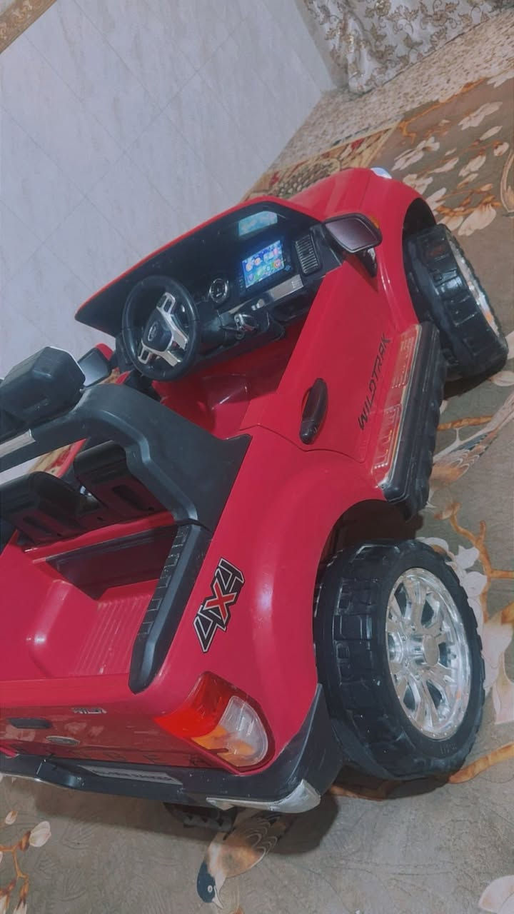 سيارة أطفال شحن سعره 200 وبيه مجال ***********
