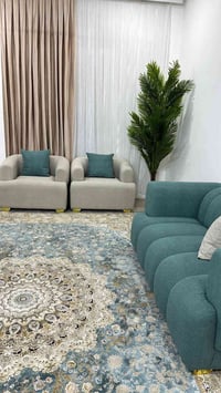 ٦ مقاعد • بيجي تركوازي • نظيف مرتب