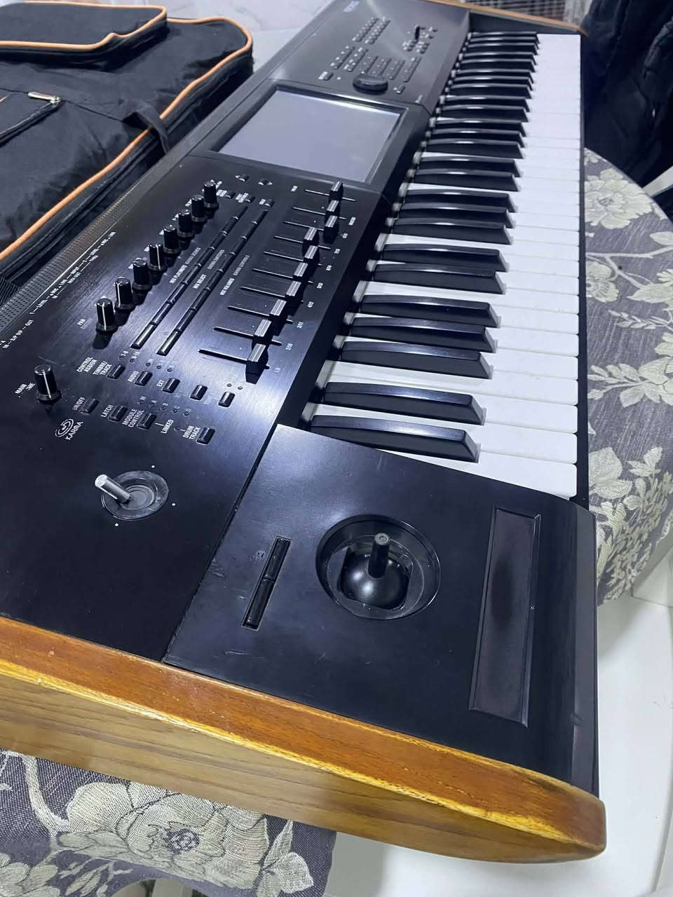 Korg kronos 2 
2550$
***********
