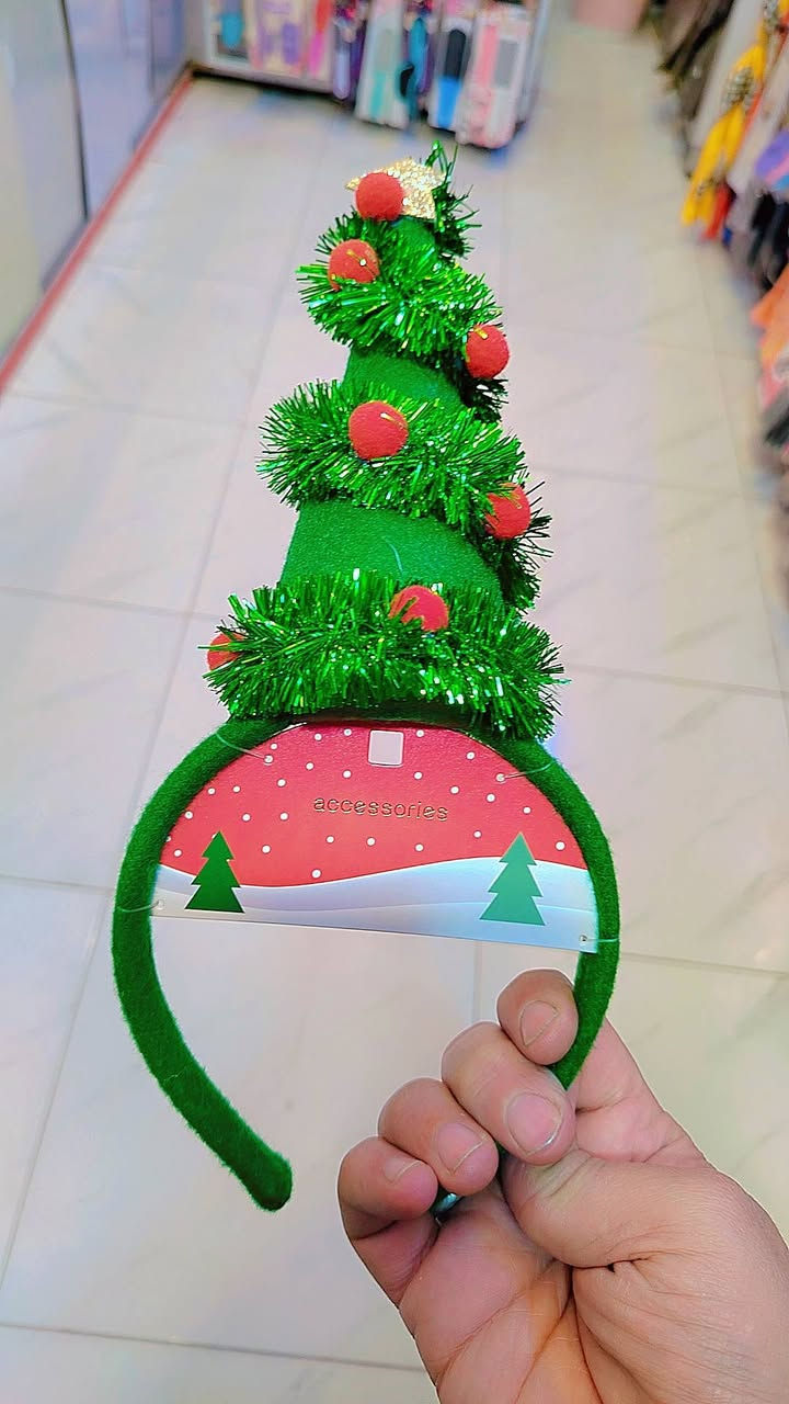 بمناسبة راس السنة ٢٠٢٦ ❄️ ⛄
#طاك_راس_السنة
وبأسعار تنافسية 🫰 وباحدث الموديلات 😉
العنوان الكوت شارع الأطباء فرع صيدلية بيروت اكسسوارات النبأ #واتساب*********** #هاتف_المحل*********** خدمة توصيل لكافة انحاء 🇮🇶 العراق
