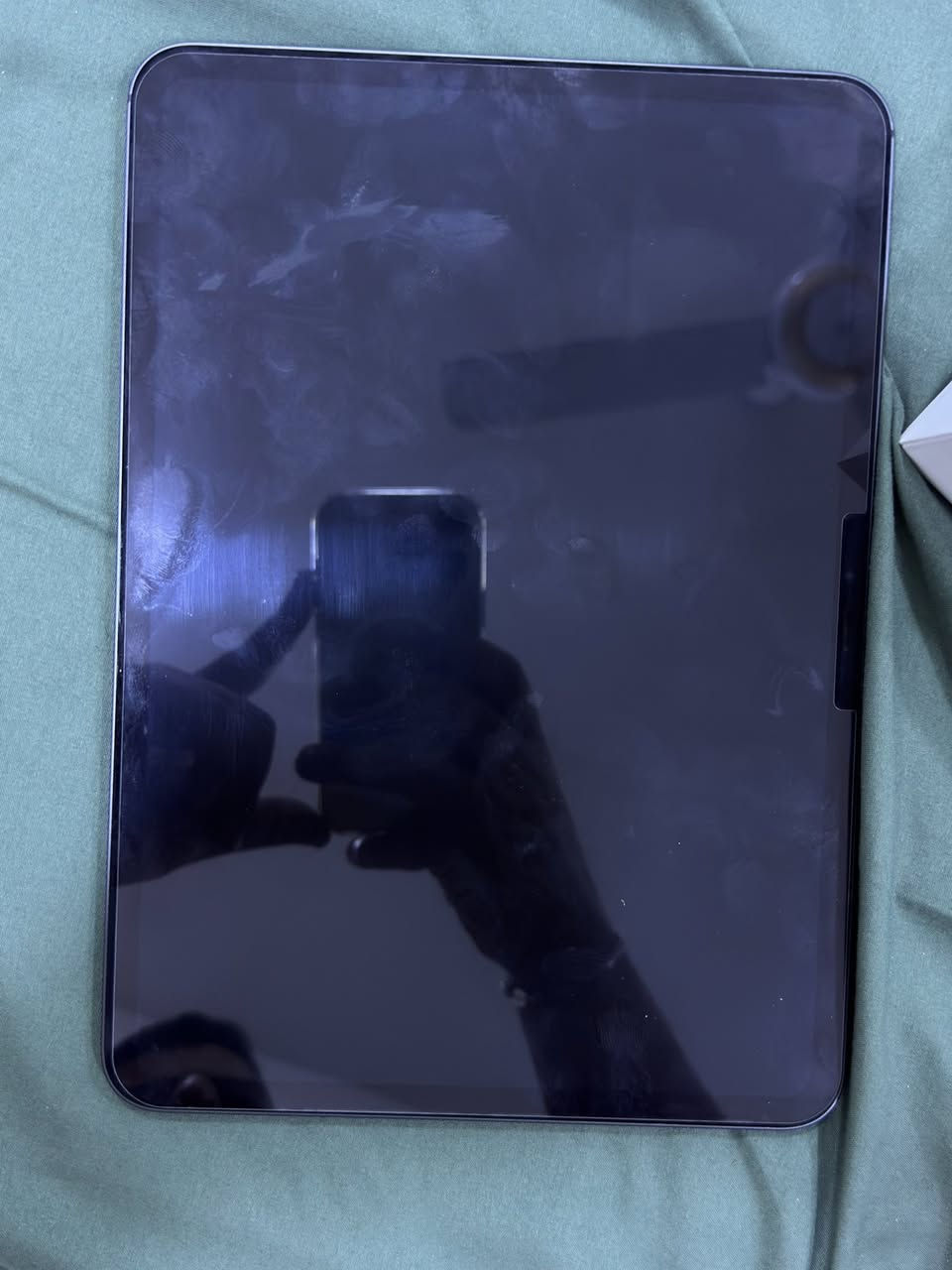 سلام عليكم
(للبيع) (ipad 11 Pro (M4🔥 
ذاكره 256 ✨
شرق اوسط 
Face ID شغال ويخبل ✅
نظافه 300% مو 100%🔥✨
كامل ملحقات✅
مع كفر دفتري  مضاد للسقوط ✨ مشتري ب 40الف
وقلم انكر اصلي  مع علبته خاضع تحت الضمان مشتري ب 35 الف 
بطارية 🔋 92% اخو الجديد جهاز يخبل بمعنى الكلمة🔥
 السعر : مليون وخمسون الف وبي مجال للشراي 
للمعلومه: اخوانه بل سوك ب مليون وميتين الف 
مكاني : بغداد الاعظمية 
للتواصل الاتصال بل رقم او مراسله واتساب 
(***********)
