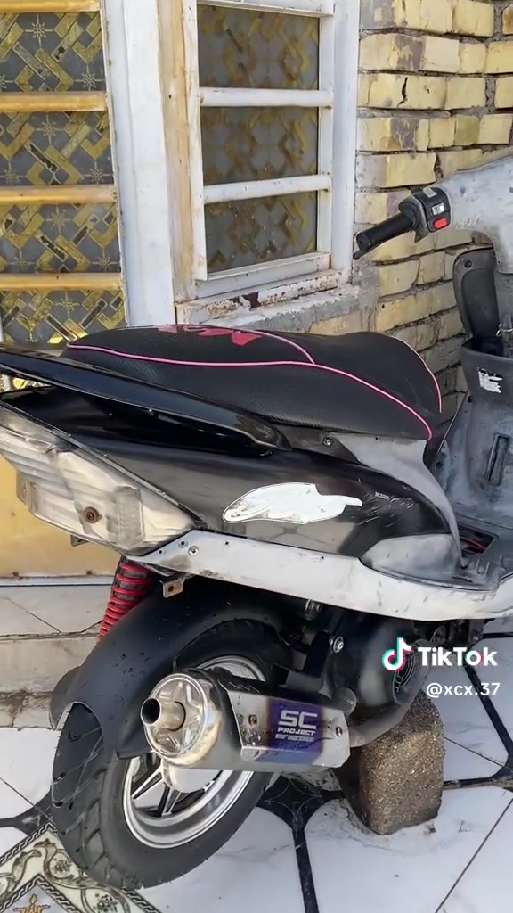 سلام عليكم دراجه ماكس قجمه للبيع جاهزه نهضه ومعدل مفتوحه مره وحده دراجه جديده كلش سعره ٥٥٠وبيها مجال مكاني القرنه الثغر رقمي ***********
