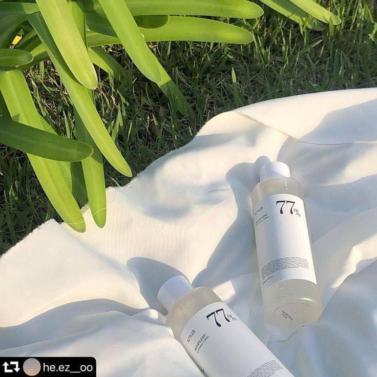 من افضل براندات كوريا 🇰🇷وفرنا لكم 
تونر أنوا هارت ليف 77%🇰🇷

تونر انوا المهدئ المعقم المنضف للبشرة هو تونر عالي الترطيب وحمضي بدرجة معتدلة ومملوء بـ 77% من مستخلص هوتوينيا كورداتا بالإضافة إلى أحد عشر مكونًا آخر من المواد الغذائية لتهدئة مشاكل البشرة وتنظيم مستويات رطوبة البشرة الدهنية وحماية البشرة. المكون المتميز لهذا المنتج هو مستخلص هوتوينيا كورداتا المعروف بخصائصه المرطبة والمضادة للبكتيريا، وعلى الأخص مضاد للالتهابات. وهذا فعال إلى حد كبير لتهدئة مشاكل الجلد.
الفوائد والميزات :
• تونر مرطب يتكون من 77% من مستخلص هوتوينيا كورداتا الذي يساعد على تهدئة البشرة الحساسة وحماية البشرة من التهيج الخارجي.
• تساعد التركيبة شبه الحمضية في الحفاظ على توازن الزيت والرطوبة في الجلد.
• غير مهيج ويحتوي على 11 نوعًا من مكونات EWG Green Grade المناسبة لجميع أنواع البشرة.
• تحسين توازن زيت البشرة ورطوبتها.
• العناية بخلايا الجلد الميتة غير المهيجة.
• تركيبة موثوقة خالية من المكونات الضارة.
#الاصلي المنشأ كوريا 🇰🇷💯
السعر٢٠ الاف 
🚘يوجد خدمة توصيل لجميع محافظات العراق ٤ الاف🚘


**إذا كنت صاحب هذا الإعلان وتريد حذفه لأي سبب، رجاءا أرسل رسالة إلى الدعم الفني**