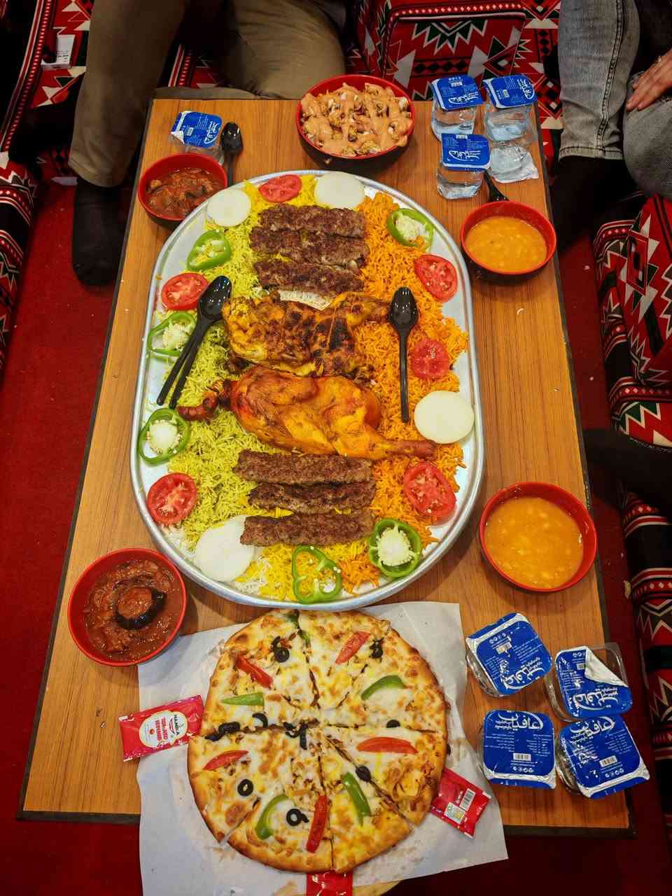 نرحب بكم في مطعم وارث 2
(نقدم لكم الاكل بالطعم الرهيب🔥)
من أيادي يمنية وسورية وعراقية
 الهاشميه - قرب حلويات السهل الاخضر ومجاور روعة المنهال تتوفر لدينا خدمة توصيل🛵
للطلب والاستفسار 
***********
-***********
اطباقنا🍽️
