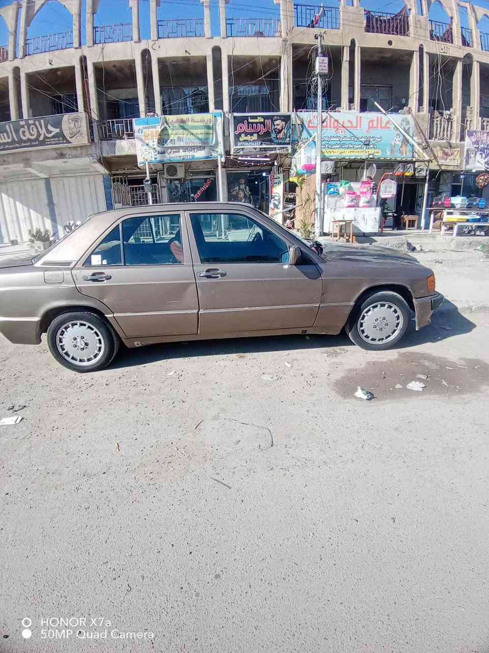 السلام عليكم مارسدس ١٩٠ طيارين موديل ٨٨ كير محرك جديد كابريتر  ساره جاهزه فيتبم ميكانيك بسمي تحويل مباشر ٤٠ وبيها مجال نقص بس دعاميه الخلفي ***********
