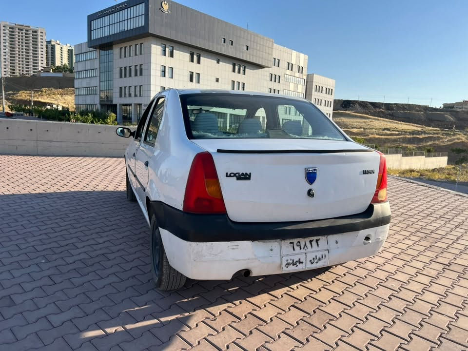 2008
گێڕ و مەکینەی مەزبوتە
٢ جام کارەبا 
سۆنەرەکەی داندراوە
سەنەوی بەسەر چووە 
بەشەرتی تەحویل 
هەموو گیانی ئیش ئەکات مەزبووت
 سعری ٣٥ وەرەقە و مەجال

***********
