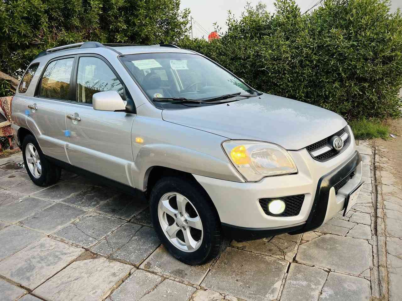 السلام عليكم 
للاستفسار ***********
كيا سبورتج موديل 2010  وارد كوري رقم بصره تحويل مباشر سنويه مشروع وطني ل 27  سياره جاهزه ع الأخير ماشيه 189 فقط محرك 2000  دوش شرط ما مفتوح لا بخار ولا صوت سياره فول مواصفات  كفاله من الفتح والتبديل والضربة ماعدا رشات صبغ كلش بسيطه  بالجاملغ الخلفي  ومقدمه الجاملغ الأمامي باقي مكفول حت من البارد والزنجار والخياس بدي كلش حلو تبريد ثلج حداديه صدر امامي وخلفي كهربائيات كلها شغاله مواصفات فتحته تنته حساسات خلفيه كشن كهربائي تحكم ستيرن كامره  السعر 110  وبيها مجال بسيط مكان السياره ناصريه رجاء بس الشراي يتصل
