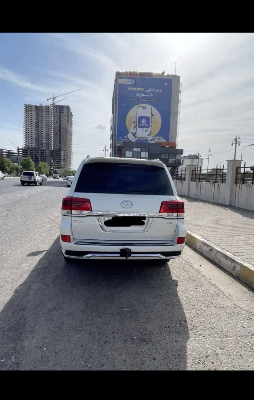 های سیارە تویوتا لاندکروز للبیع  مودیل ٢٠١٦ لون ابیض GXR محرك ٨ سلندر مو مفتوحه فول مواصفات  سبوع عام دون دواخل رقم و سنوی جدید بشرت وکالە و تحویل سعر ٣١٥ ورقە و مجال مکان اربیل..*********** أربيل, العراق
