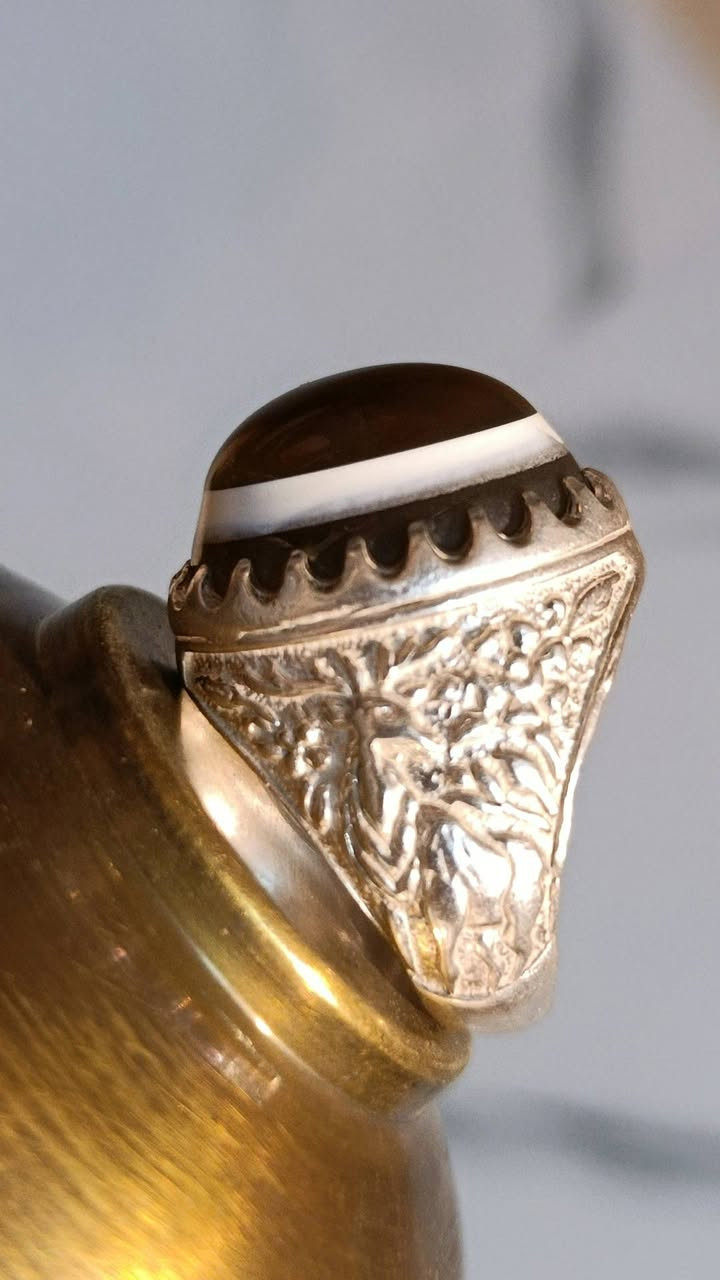 خاتم فضه مختوم
الحجر جزع يماني قديم جدا
سعره مع التوصيل ١٣٥ قفل
يوجد خدمة توصيل


**إذا كنت صاحب هذا الإعلان وتريد حذفه لأي سبب، رجاءا أرسل رسالة إلى الدعم الفني**