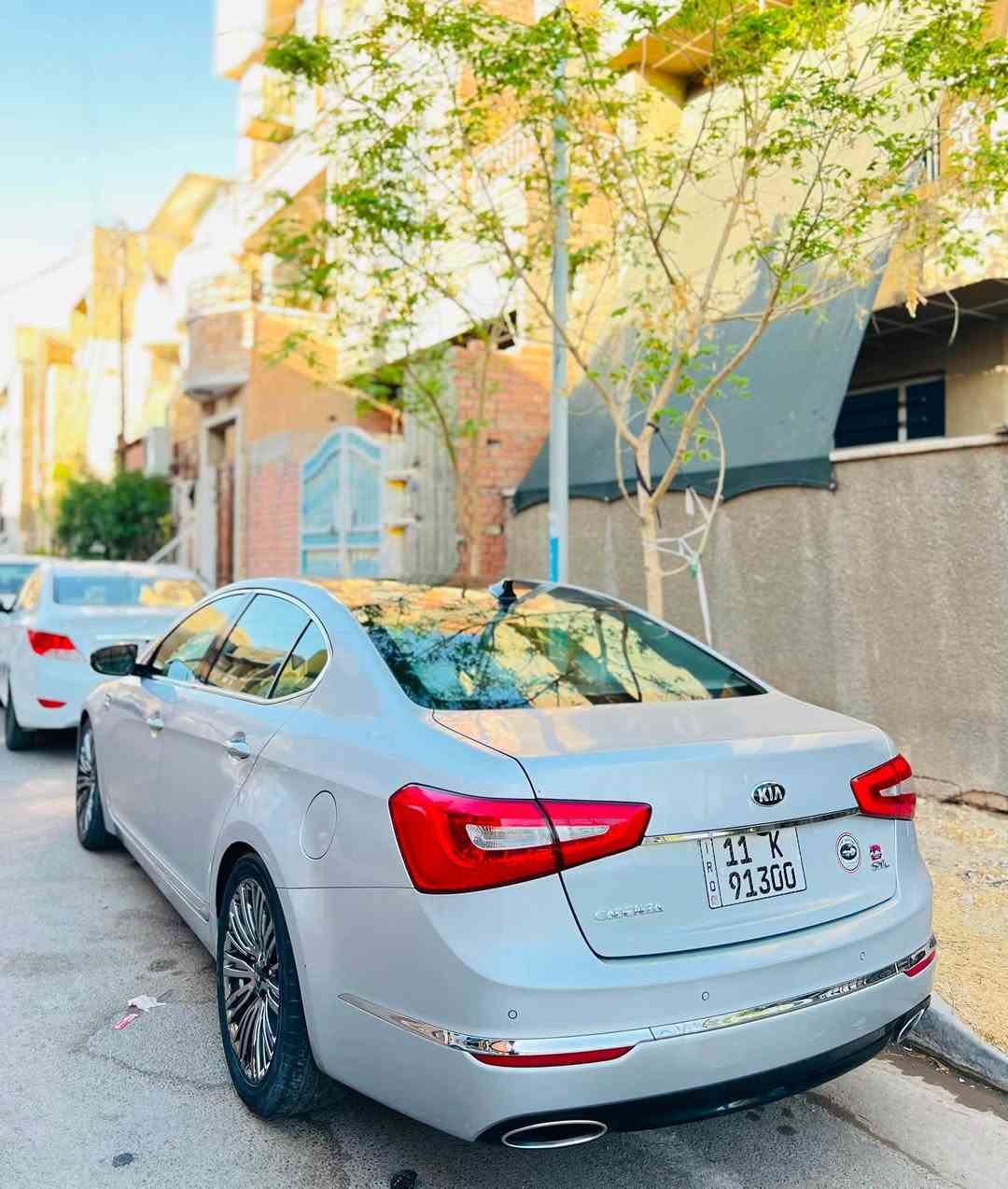 🚗 للبيع كيا كادينزا 2016 – أعلى فئة SXL 🚗

• الوارد: أمريكي

• الحالة: بدون حادث، دواخل جلد، جميع الإيرباغات سليمة.

🔹 المواصفات:
✅ محرك 3.3 لتر مع ناقل حركة 6 سرعات.
✅ أعلى فئة SXL (ما عدا التحكم الخلفي).
✅ فول مواصفات:

* سقف بانوراما.
* مقود (ستيرن) مدفأ.
* مقاعد أمامية كهربائية مع تدفئة وتبريد.
* مقاعد خلفية VIP مع تدفئة.
* حفظ وضعيات المقود والمقاعد.
* ستائر خلفية كهربائية.

✅ رادار جوانب وخلفي.
✅ نظام مراقبة ضغط الإطارات (TPMS).
✅ عدسات زينون أصلية مع ضمان لمدة سنتين.
✅ ويل 19 إنج.
✅ لون سلفر مميز.

• رقم السيارة: بغداد – مشروع وطني.

💰 السعر: 138 ومجال.

📞 للتواصل: ***********
