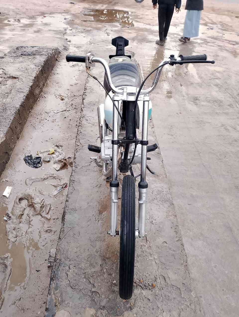 سلام عليكم.دراجه للبيع مكفوله ب300وبييه مجال بدون راسطه.مكان نجف خاص موجود***********
