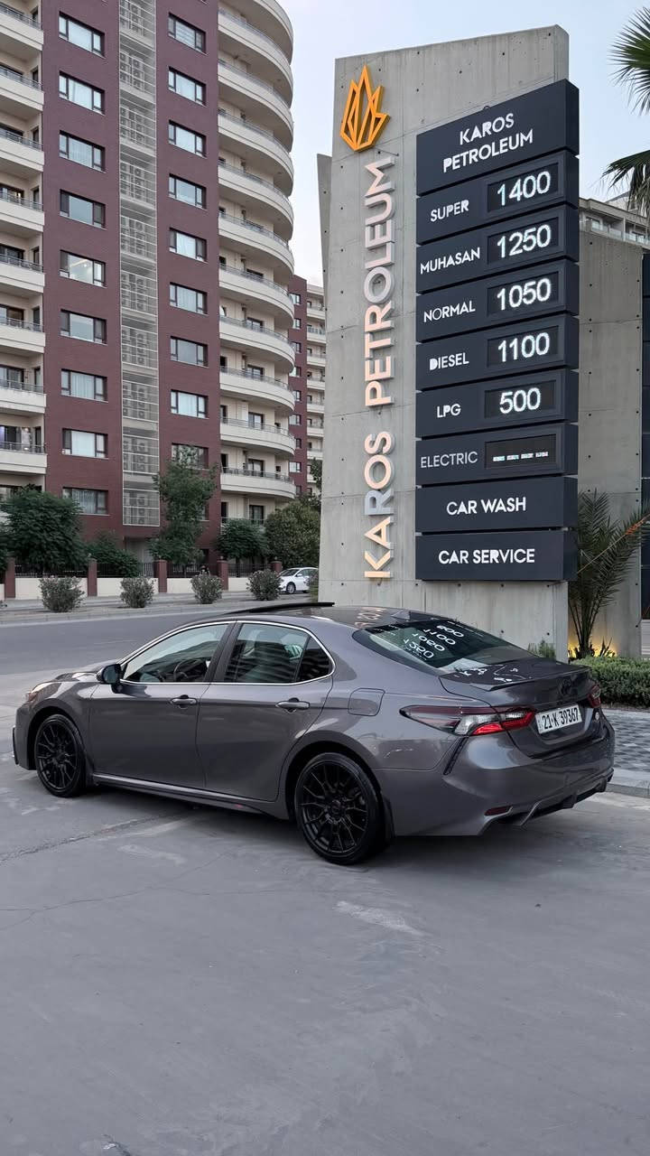 Toyota camry 2021 se++ 
سەیرەکو فول مواسە فاتە سلایتە خوتی جادە یە مەکینەو گێڕ بە شەرت رادار بە شەرت یەک پارچەی بۆیاخە بێ ناو ئێرباگ 
بەس سوکان تەقیوە بیلاد داندراوە تەوە ***********
*********** السليمانية, العراق
