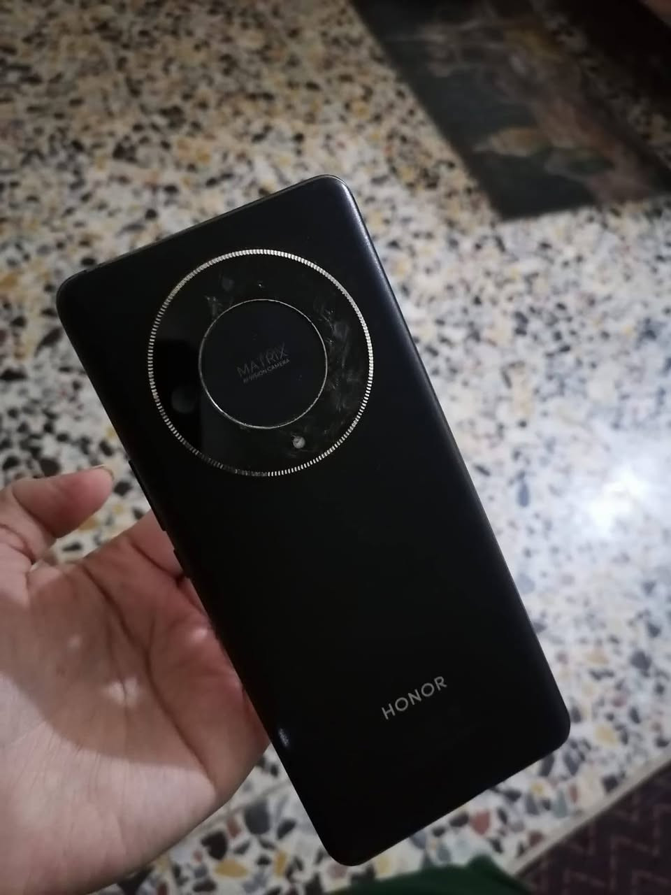 سلام عليكم بسبب الوعود الكاذبه.  هونر x9b
مستخدم. نضيف ضرر فقط جامه الخلفيه مال كامره تتبدل ب8 الاف بيع مستعجل مكاني بغداد حي اور السعر 190 وبيه مجال الشراي يتصل ***********
