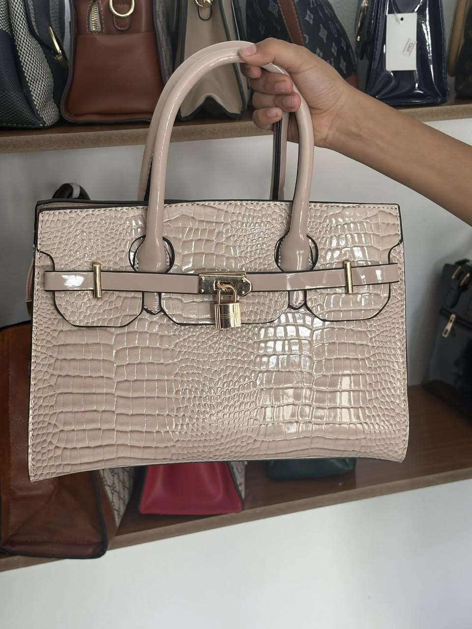 تابع متجري على تيك توك 
https://www.tiktok.com/@bink._5?_r=1&_t=ZS-96zGsPgHDp1

او على الانستكرام
https://www.instagram.com/bink_shein89?igsh=Z3JqYjkxOHRpM3dy&utm_source=qr


**إذا كنت صاحب هذا الإعلان وتريد حذفه لأي سبب، رجاءا أرسل رسالة إلى الدعم الفني**